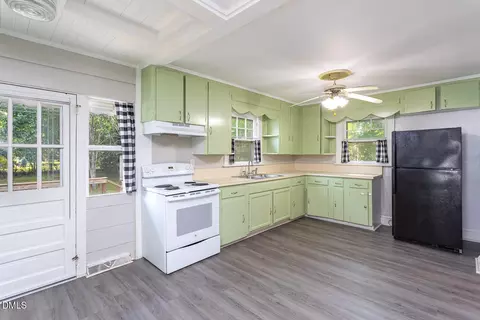 Kitchen - 103 E Rose St, Smithfield, NC 27577 photo 2 of 4