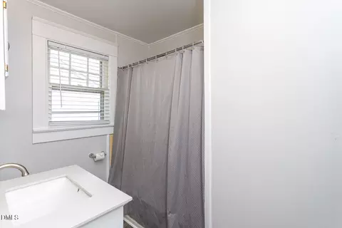 Bath - 103 E Rose St, Smithfield, NC 27577 photo 2 of 3