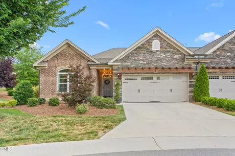 185 Balmoral Ct, Burlington, NC 27215