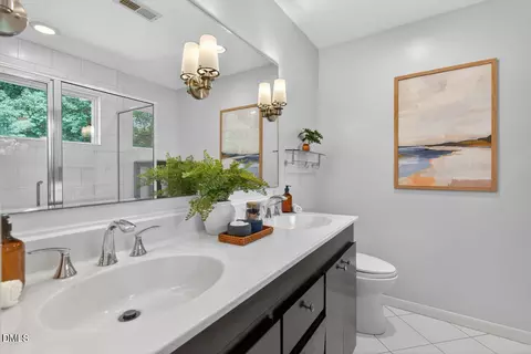 Bath - 4600 Timberly Dr, Durham, NC 27707 photo 2 of 7