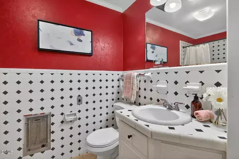 Bath - 4600 Timberly Dr, Durham, NC 27707 photo 6 of 7