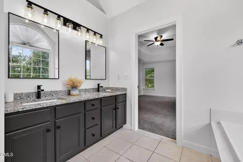 Bath - 6412 Canning Pl, Wake Forest, NC 27587 photo 2 of 6