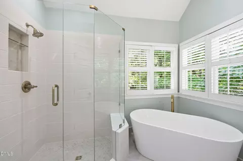 Bath - 212 Silver Lining Ln, Cary, NC 27513 photo 3 of 6