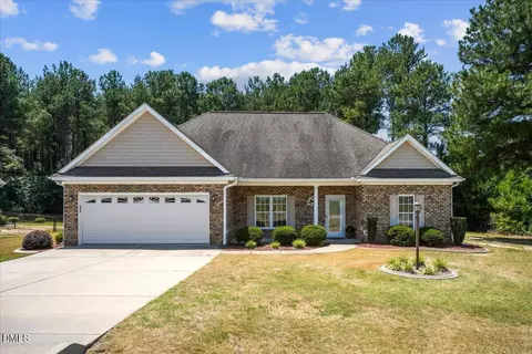 310 S Merganser Dr, Pikeville, NC 27863