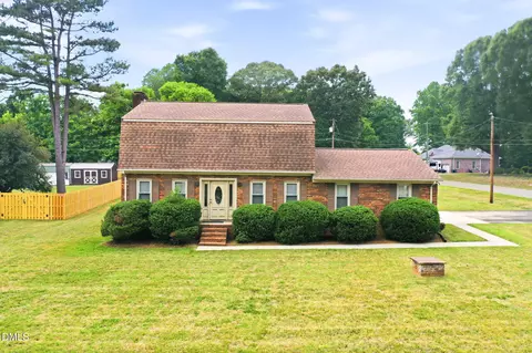 1003 Camelot Ln, Graham, NC 27253