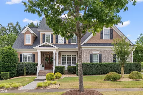 101 Synandra Ln, Holly Springs, NC 27540