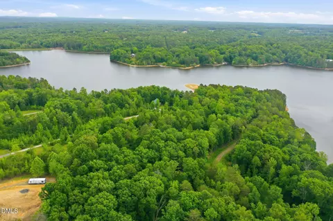282 W Lakefront Dr, Leasburg, NC 27291