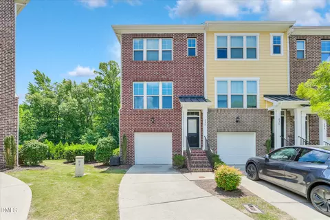 428 Hofman Ct, Cary, NC 27519
