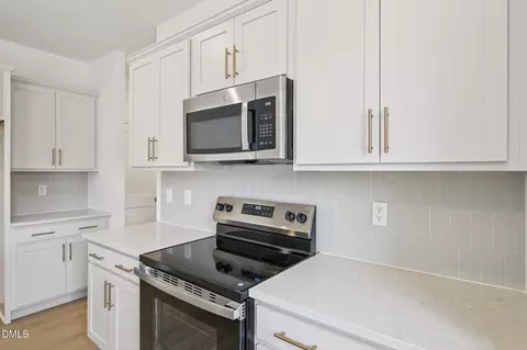 Kitchen - 6640 Chillingham Dr, Middlesex, NC 27557 photo 4 of 5
