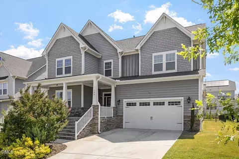 104 Evans Crest Ln, Holly Springs, NC 27540