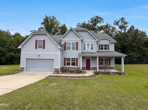 109 Mosby Ln, Spring Lake, NC 28390