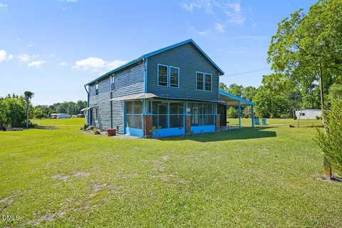 15 Rackley Rd, Clinton, NC 28328