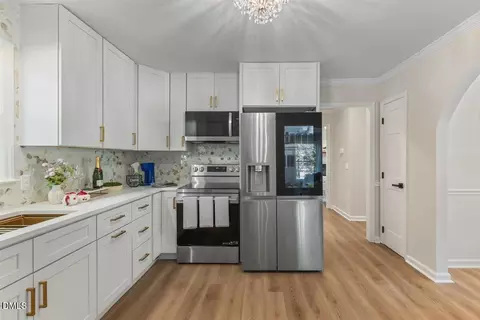 Kitchen - 1002 Apache Ln, Apex, NC 27502 photo 2 of 2