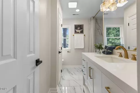 Bath - 1002 Apache Ln, Apex, NC 27502 photo 4 of 6