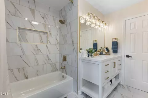 Bath - 1002 Apache Ln, Apex, NC 27502 photo 5 of 6