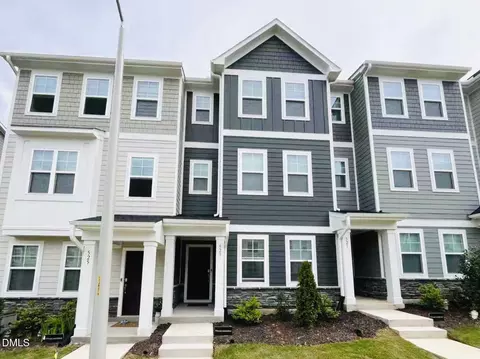 523 Deercroft Dr, Apex, NC 27539
