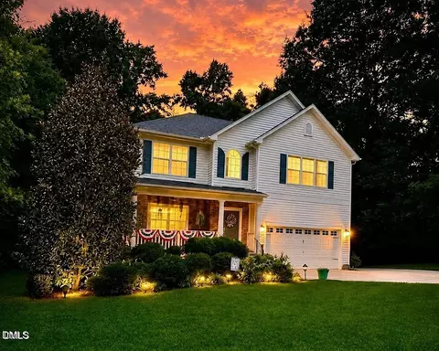 1814 Haw Village Dr, Graham, NC 27253
