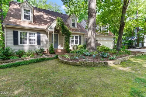 8116 Brookwood Ct, Raleigh, NC 27613