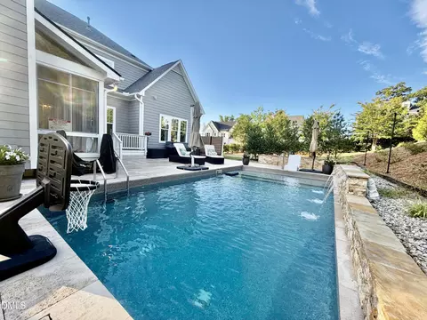 804 Rambling Oaks Ln, Holly Springs, NC 27540
