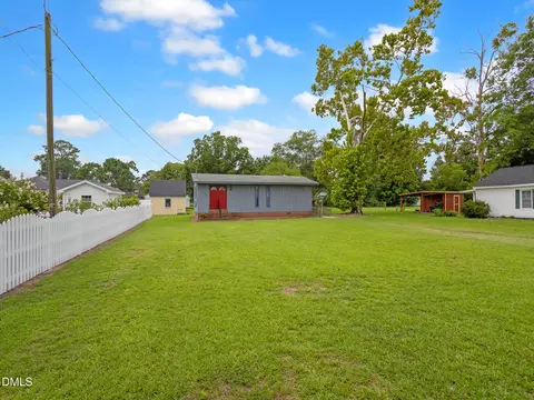 Exterior - 207 Price St, Selma, NC 27576 photo 3 of 8