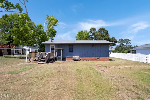 207 Price St, Selma, NC 27576 photo 2