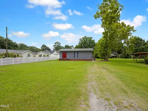 Exterior - 207 Price St, Selma, NC 27576 photo 1 of 8