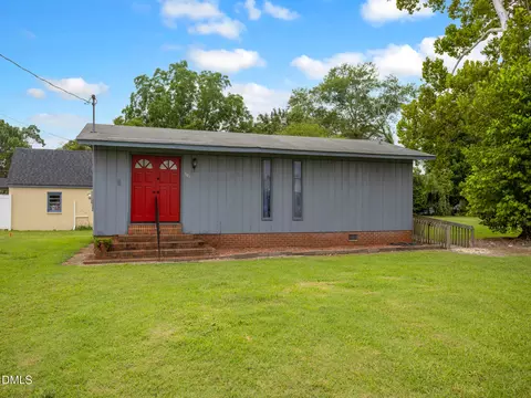 Exterior - 207 Price St, Selma, NC 27576 photo 4 of 8