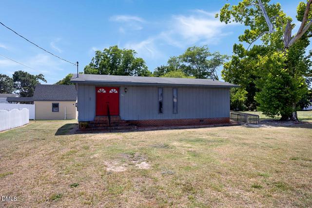 207 Price St, Selma, NC 27576