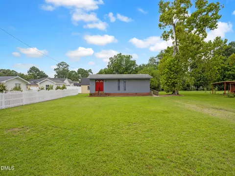 Exterior - 207 Price St, Selma, NC 27576 photo 2 of 8