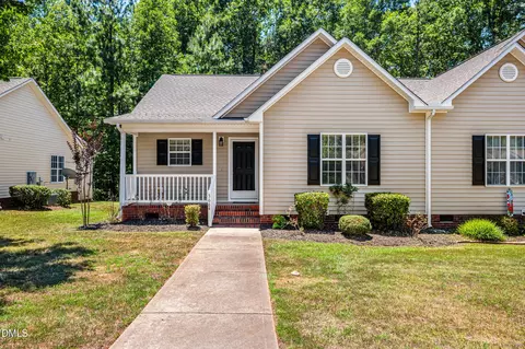 3664 E Cotton Gin Dr, Clayton, NC 27527