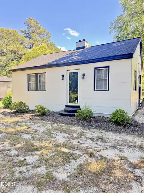 155 1st St, Henderson, NC 27536