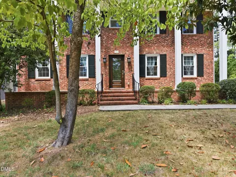 5101 Sandlewood Dr, Raleigh, NC 27609
