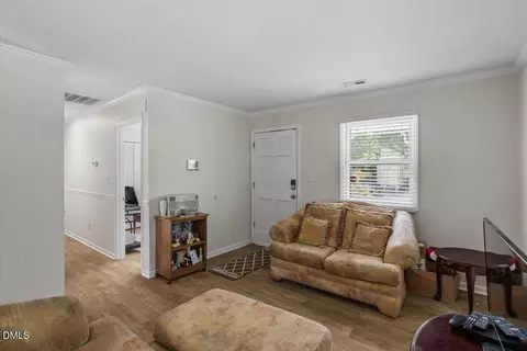 Entry Way - 2 Capri Ter, Durham, NC 27703 photo 2 of 3