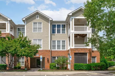 928 Portstewart Dr, Cary, NC 27519