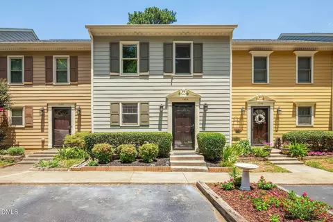 1506 Township Cir, Raleigh, NC 27609