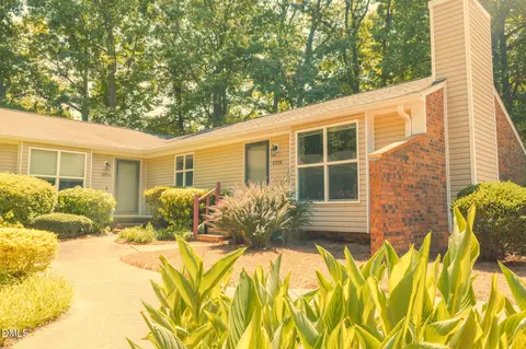 5926 Suncreek Ct, Raleigh, NC 27606