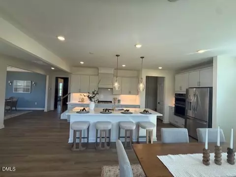 527 Whinfield Pl, Aberdeen, NC 28387