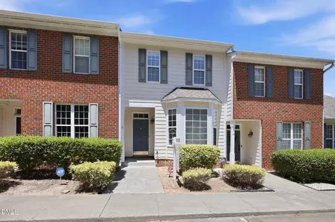 11 Signet Dr, Durham, NC 27704