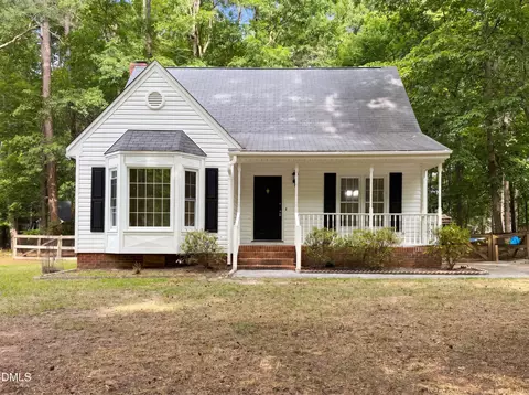 2408 White Oak Cir, Clayton, NC 27520