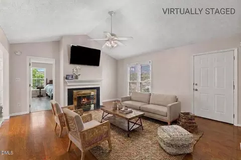 46 Richmond Dr, Clayton, NC 27527