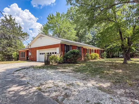 1303 Briarcliff Rd, Burlington, NC 27215