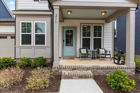 213 Sneed Ln, Fuquay Varina, NC 27526
