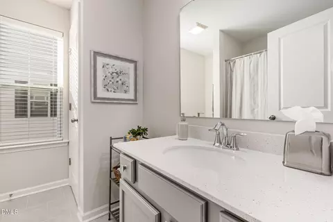 Bath - 58 Little Leaf Ln, Clayton, NC 27527 photo 2 of 4