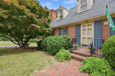 212 Hillcrest Dr, Oxford, NC 27565