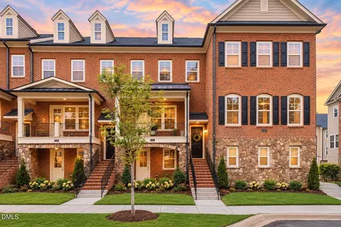 818 Bankston Woods Way, Raleigh, NC 27609