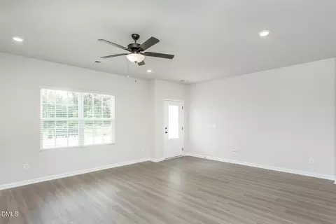 90 Foxton Pl, Angier, NC 27501
