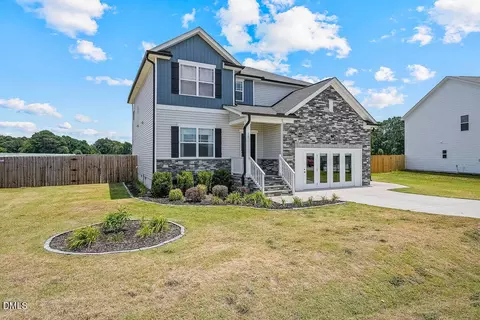 60 Olivia Crossing Ct, Four Oaks, NC 27524