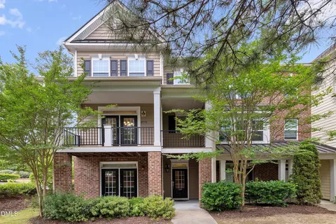 4962 Highcroft Dr, Cary, NC 27519