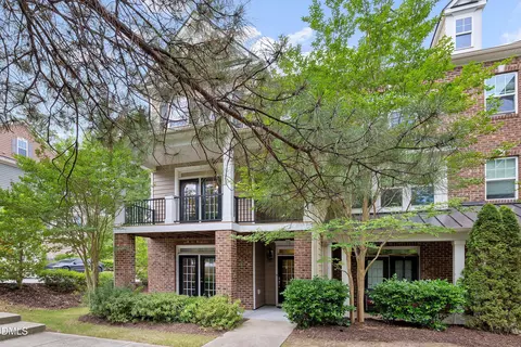 4962 Highcroft Dr, Cary, NC 27519 photo 3