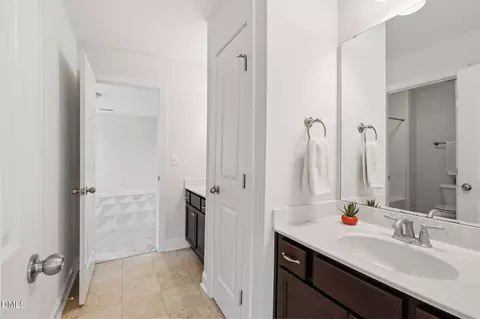 Bath - 52 Grey Hawk Dr, Garner, NC 27529 photo 3 of 4
